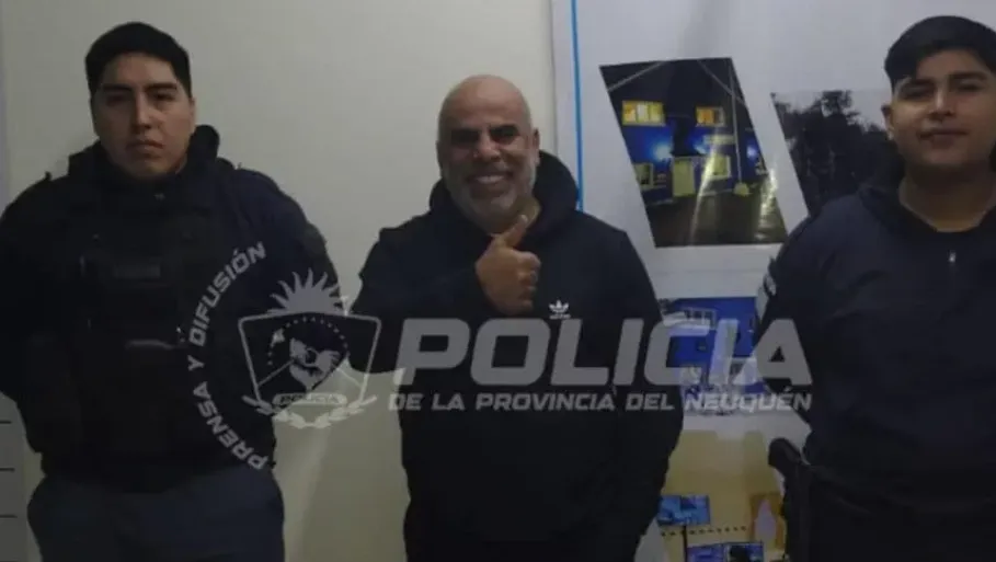 Chicho pudo recuperar sus pertenencias tras el robo que sufrió en Villa La Angostura.