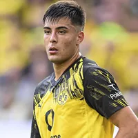 Aaron Anselmino debutó en Borussia Dortmund y los hinchas ya lo aman: "Es una bestia"