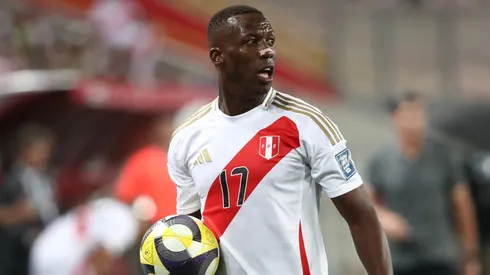 Luis Advíncula en Perú (Getty Images)