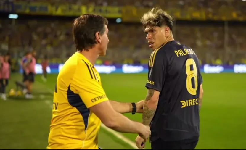 Palacios salió enojado de la cancha. (Captura TV)