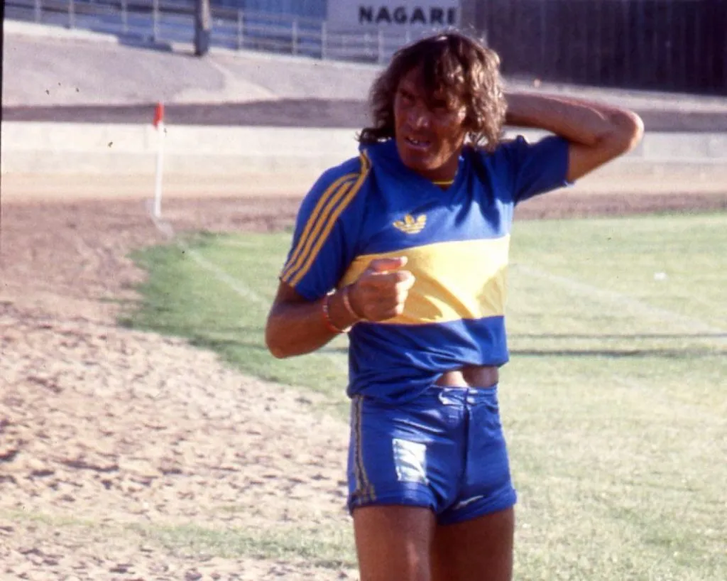 Gatti con la casaca de Boca.