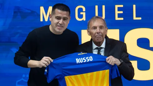 El emotivo momento entre Riquelme y Russo en Ezeiza.