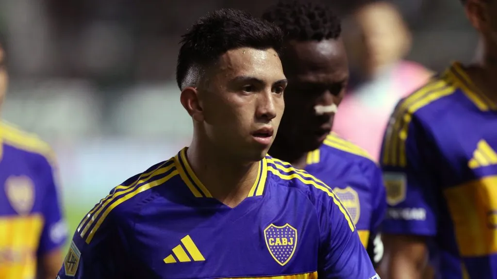 Alan Velasco reemplazará a Carlos Palacios en el once. Foto: Getty Images