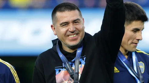 Riquelme protagonizó una sesión de fotos en La Bombonera.