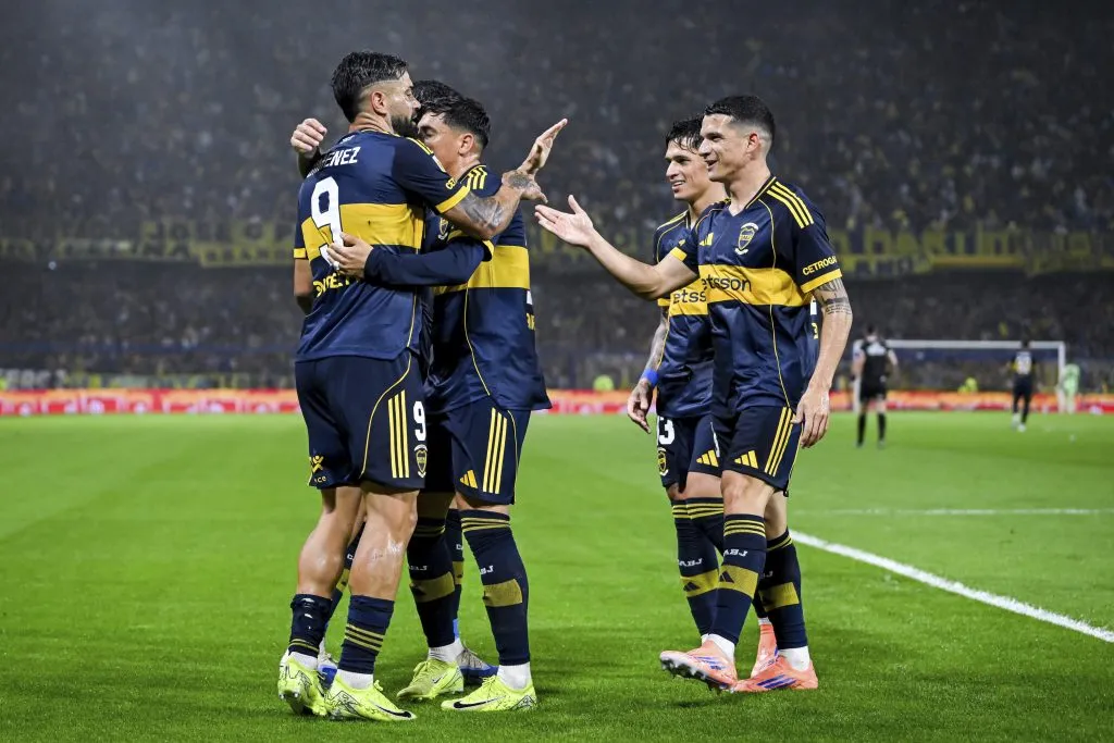 Abrazo de gol en La Bombonera. Foto: Getty.