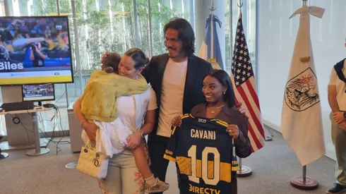 Cavani se sacó una foto junto a una reconocida atleta de Estados Unidos.