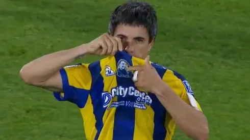 Malcorra hizo un gol y se lo dedicó a Russo.