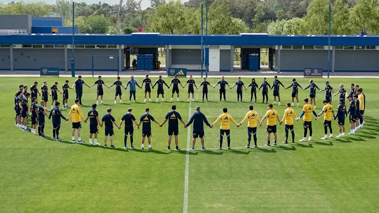 Los jugadores y Úbeda, unidos por Russo hacia un objetivo.