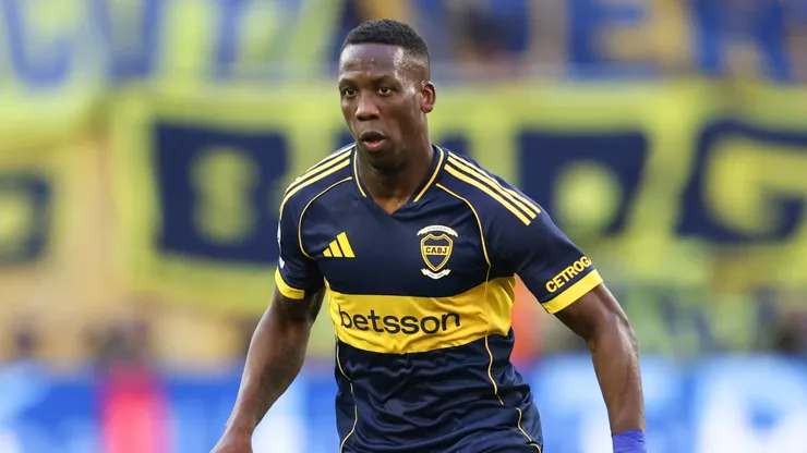 En Perú revelaron la cifra que pediría Boca por Advíncula.
