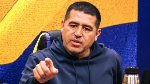 Juan Román Riquelme piensa en la posible salida de dos jugadores de Boca.