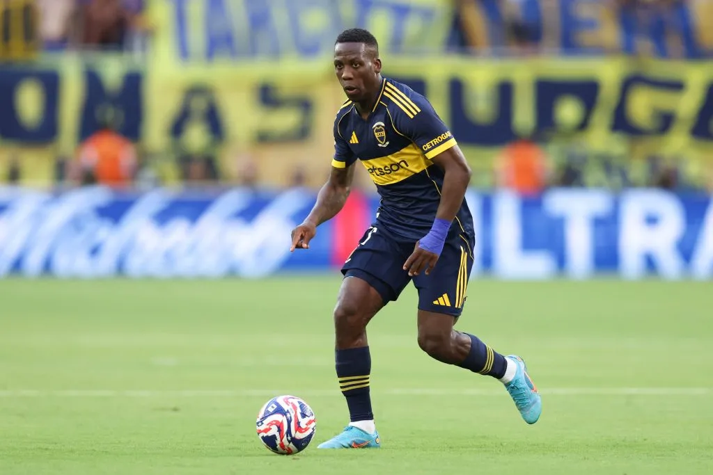 Advíncula podría marcharse de Boca. (Getty)
