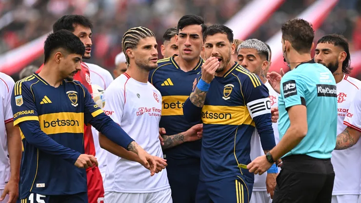 Las dos expulsiones que no se cobraron en Boca-Barracas.