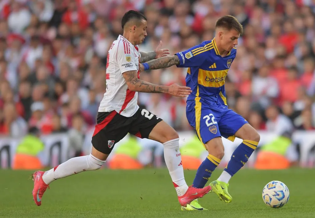 Úbeda evalúa poblar el mediocampo para jugar ante River. (Getty)