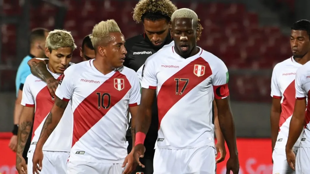 Advíncula y Cueva, juntos en la selección peruana. (Getty)