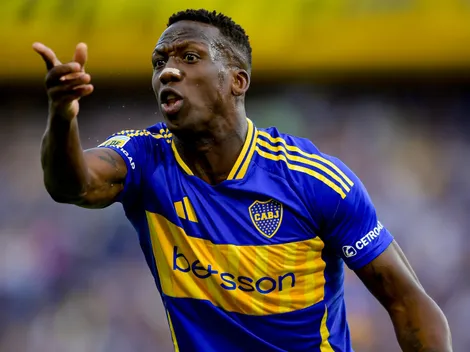 Advíncula tomó una firme decisión sobre su futuro en Boca mientras es suplente de Barinaga