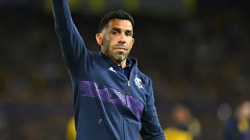 Tevez recibió el cariño de los hinchas en La Bombonera.