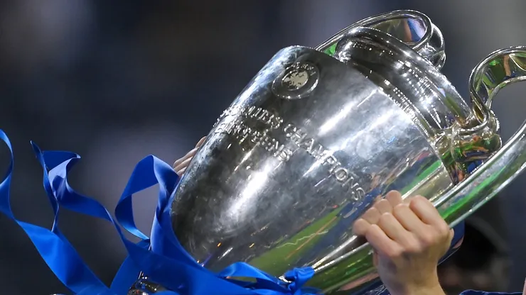 Ganó la Champions, sueña con Boca y quedó libre.