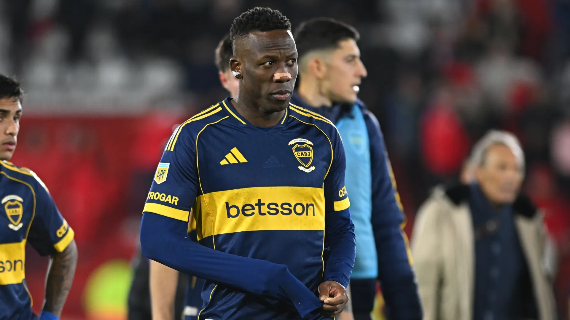 Advíncula podría irse de Boca.