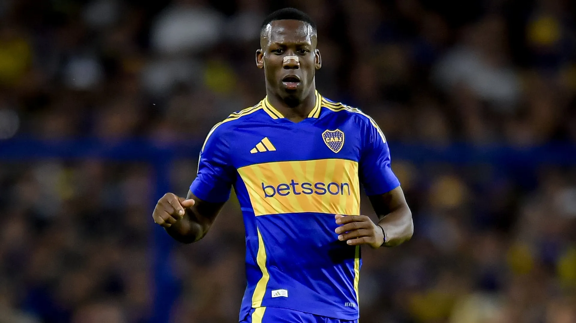 Advíncula se va de Boca.