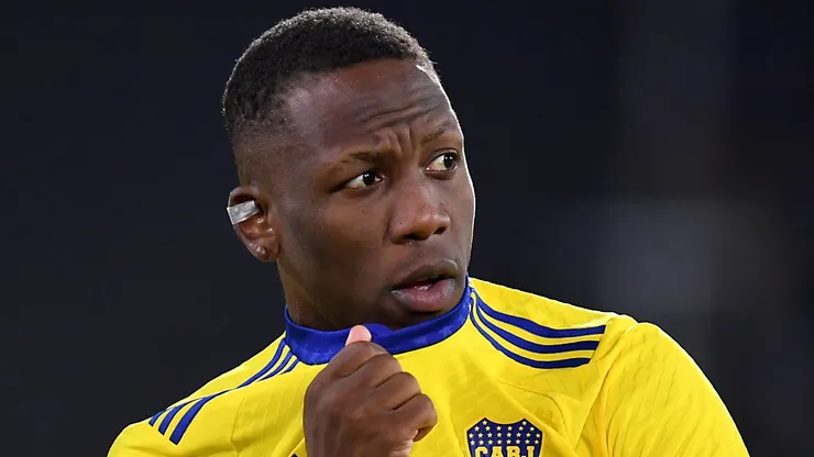 Advíncula se despidió de Boca.