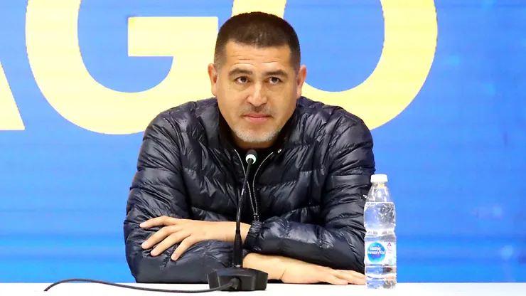 Riquelme podría hacer una misma oferta por dos jugadores.