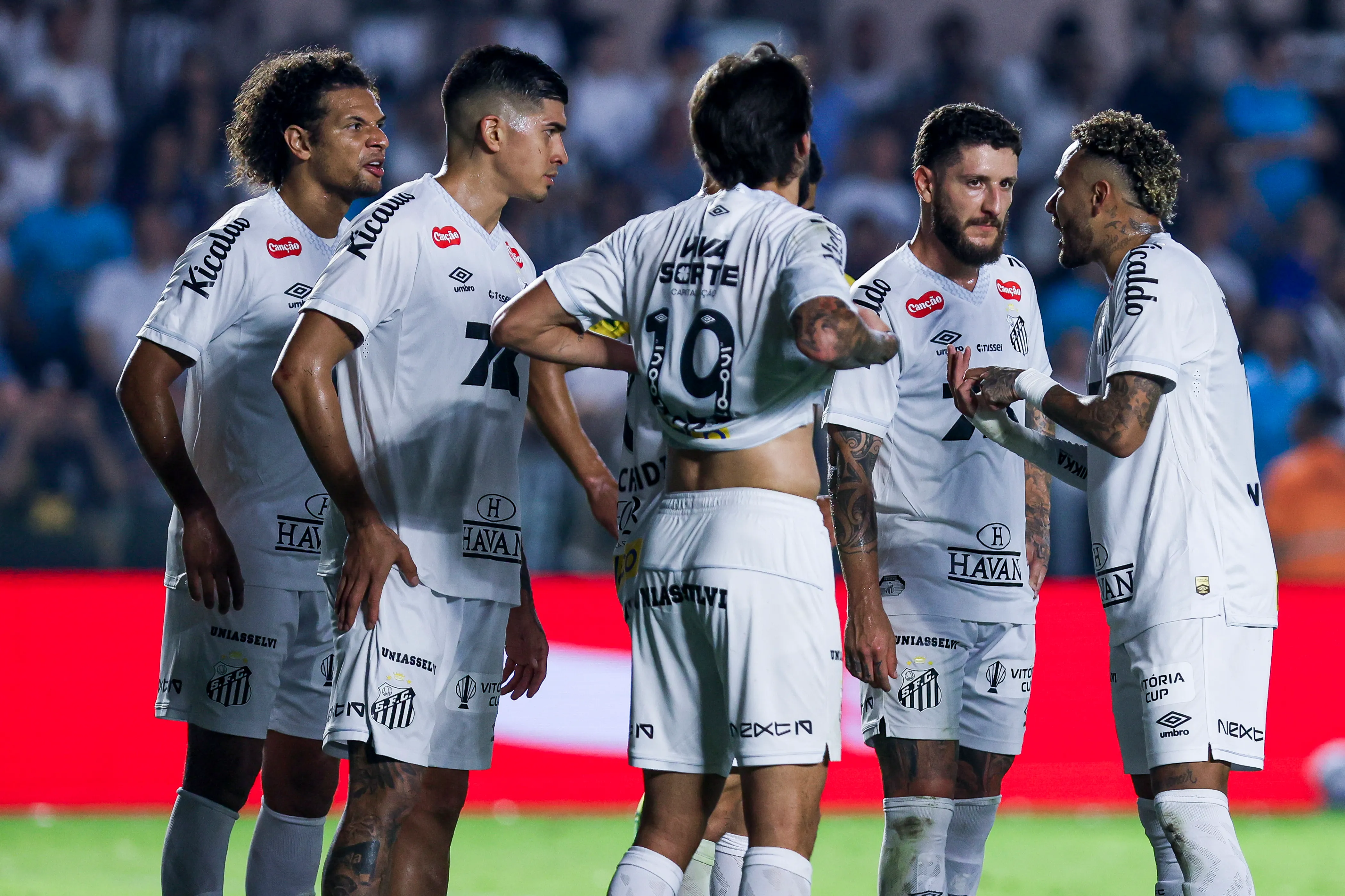 El Santos buscaría a Zeballos. (Getty)