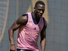 Advíncula dio detalles de su repentina salida de Boca: "Hablé con Riquelme y..."