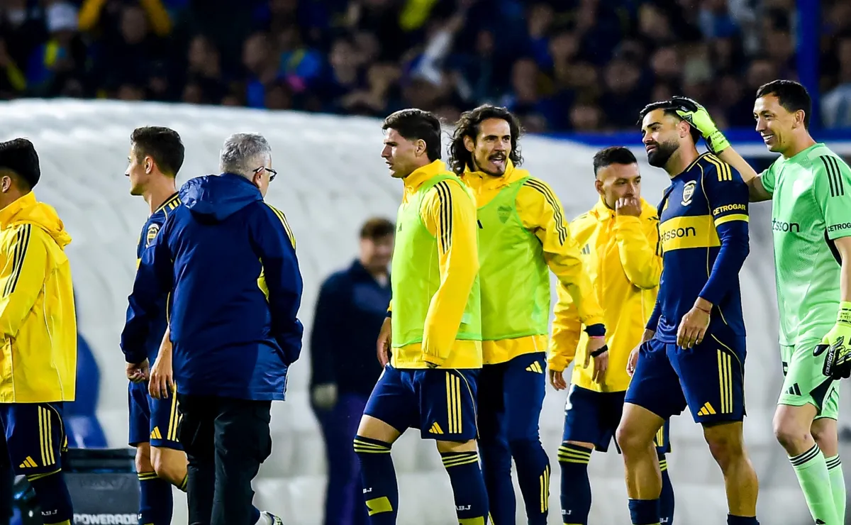 Pasó de titular a suplente en Boca, ahora corre de atrás y la inminente llegada de un refuerzo lo complica más: ¿se va?