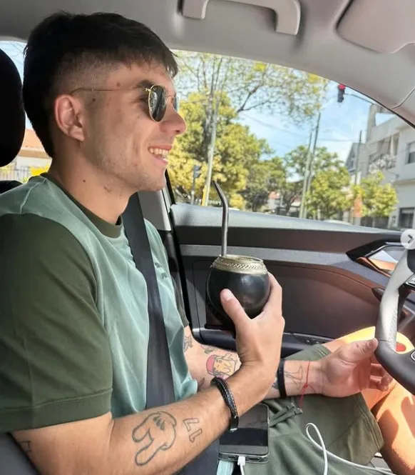 El 17 tatuado en el brazo derecho de Blondel. (Instagram)