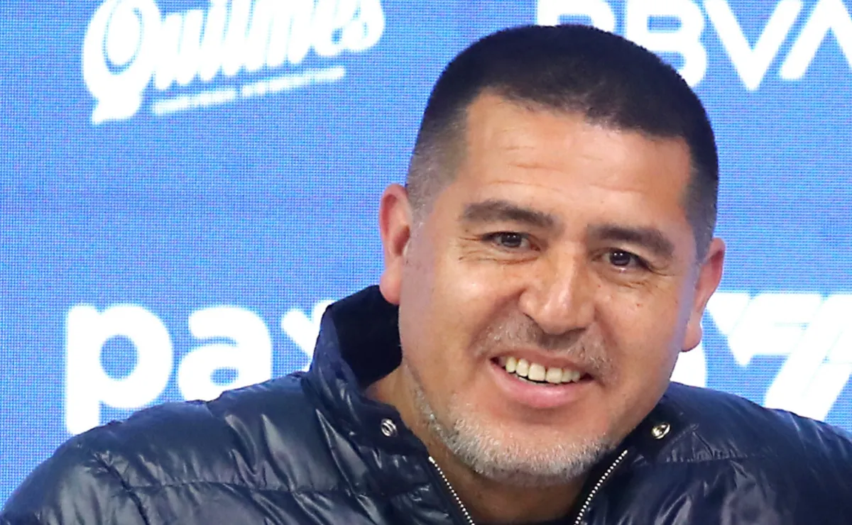 Riquelme aceleró y Boca envió una oferta formal para cerrar al segundo refuerzo