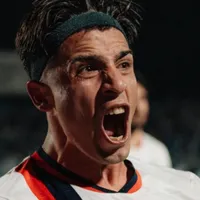 Riquelme aceleró y Boca envió una oferta formal para cerrar a Alexis Cuello