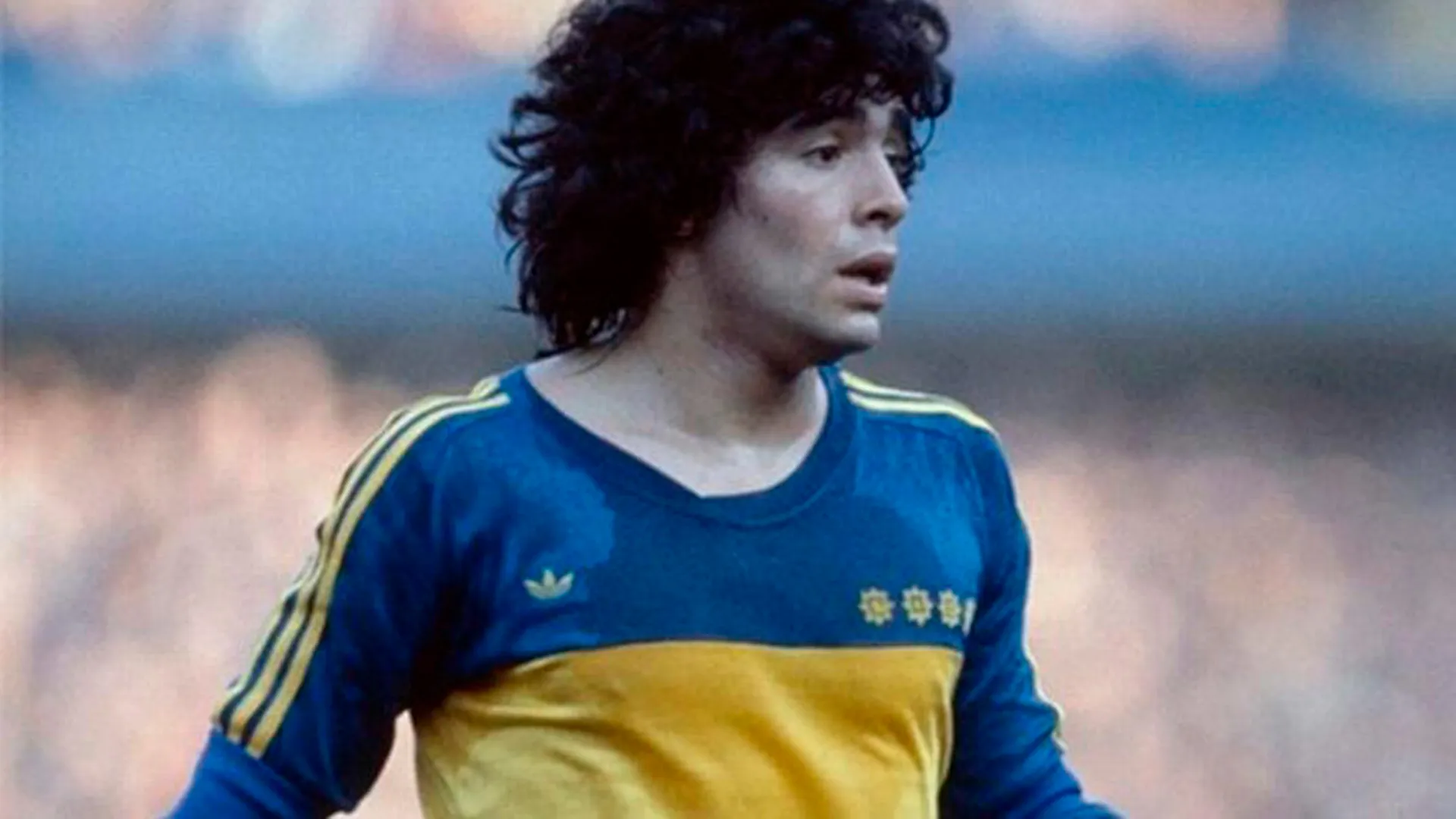 Un coleccionista pagó una buena cantidad de dinero por una camiseta histórica de Maradona.