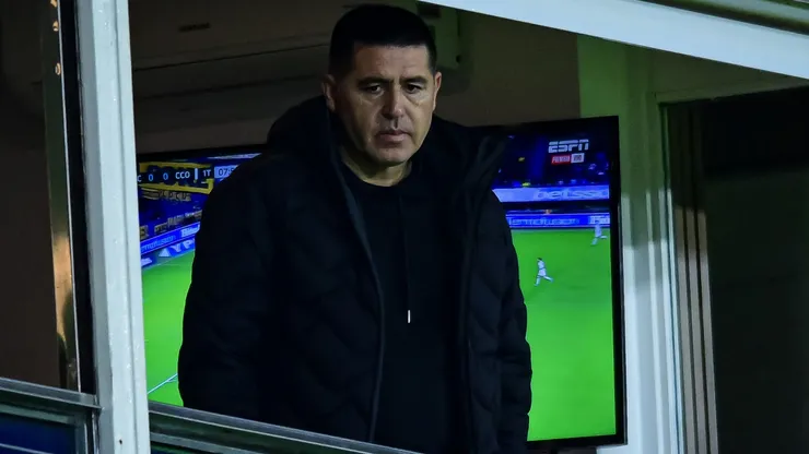 El aviso directo hacia Riquelme de parte del entorno de un jugador buscado por Boca.