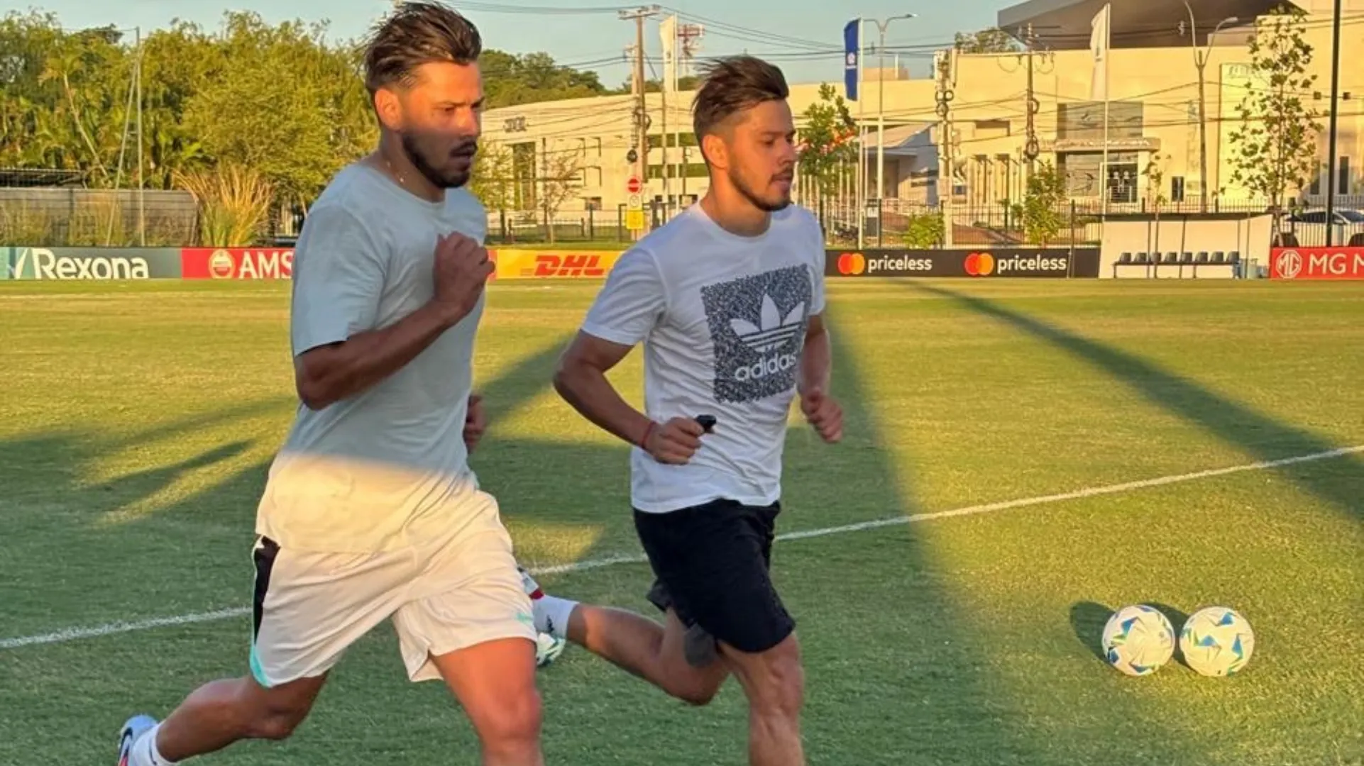 Los hermanos Romero entrenando en el Predio de Conmebol. (Instagram)