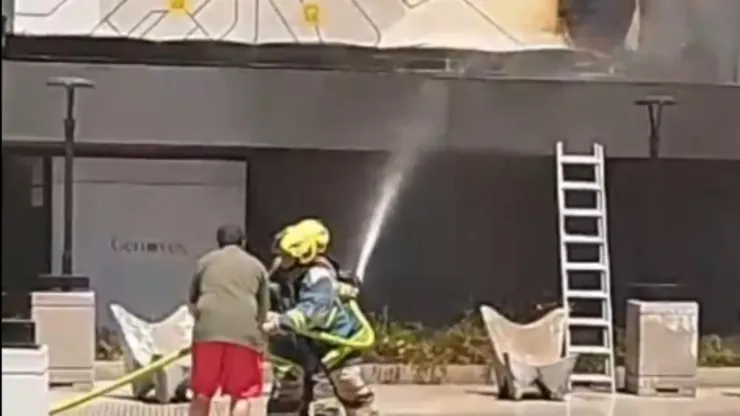 Un famoso restaurante enfrente de La Bombonera sufrió un foco de incendio.