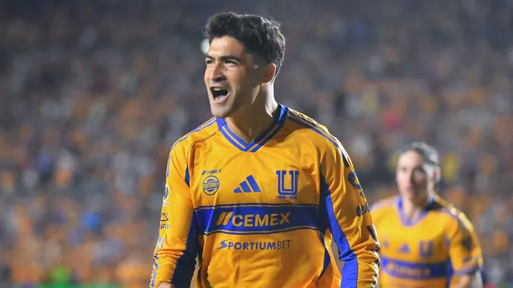 Nicolás Ibáñez, el delantero que fue ofrecido a Boca.