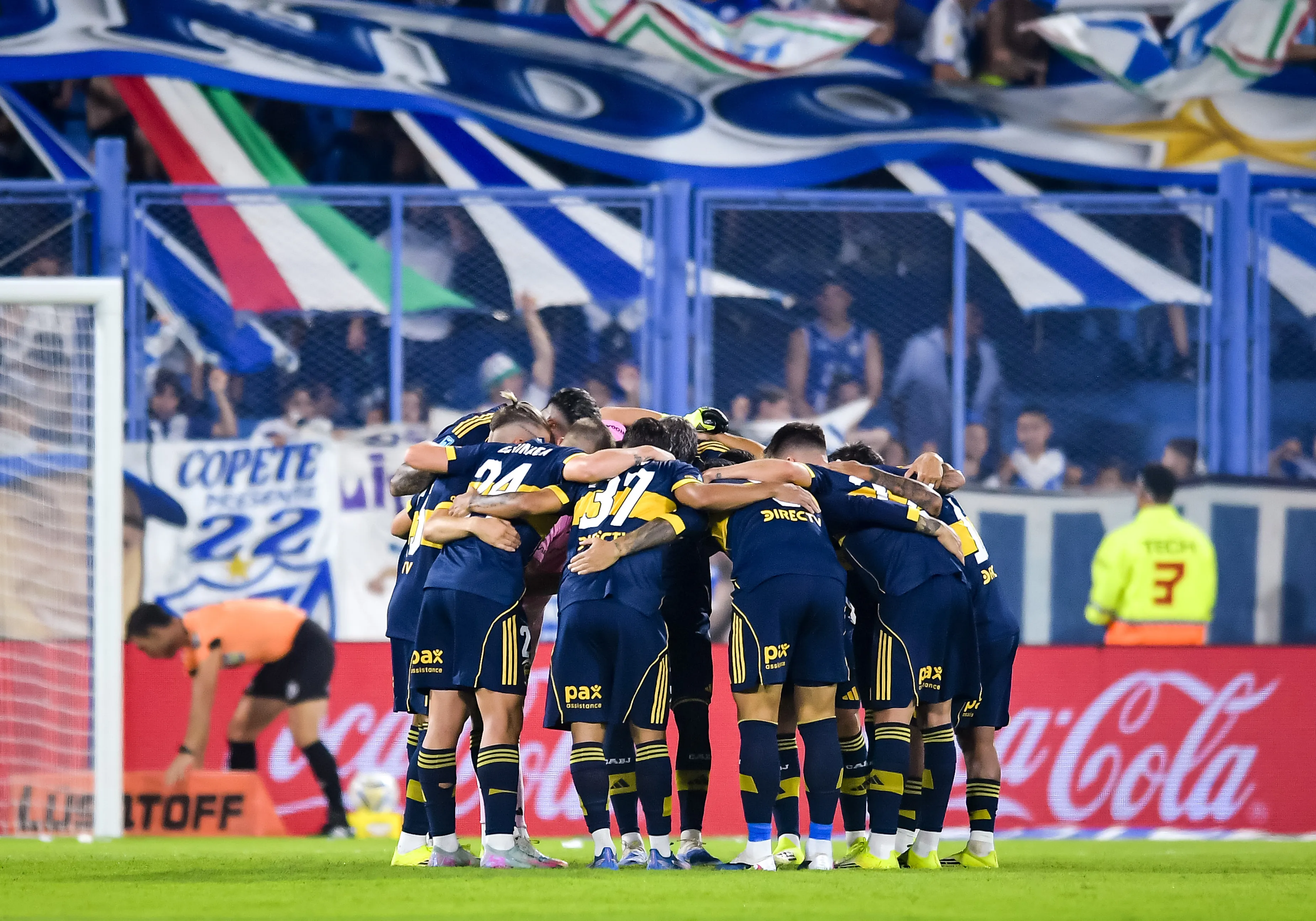 Boca depende de que salga un jugador para incorporar un 9. (Getty)
