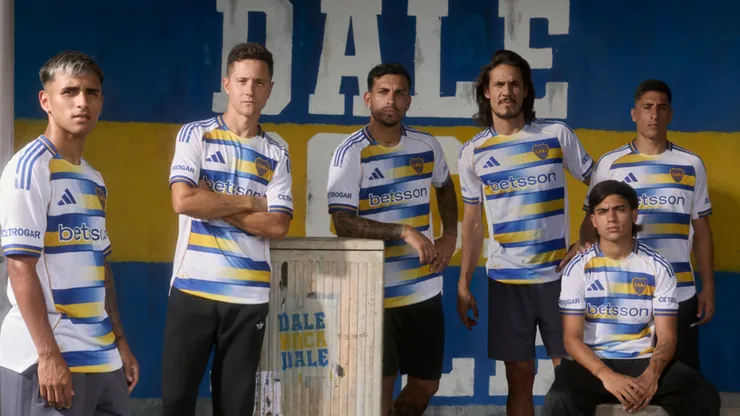 Boca presentó tercera camiseta que usará a lo largo de esta temporada.