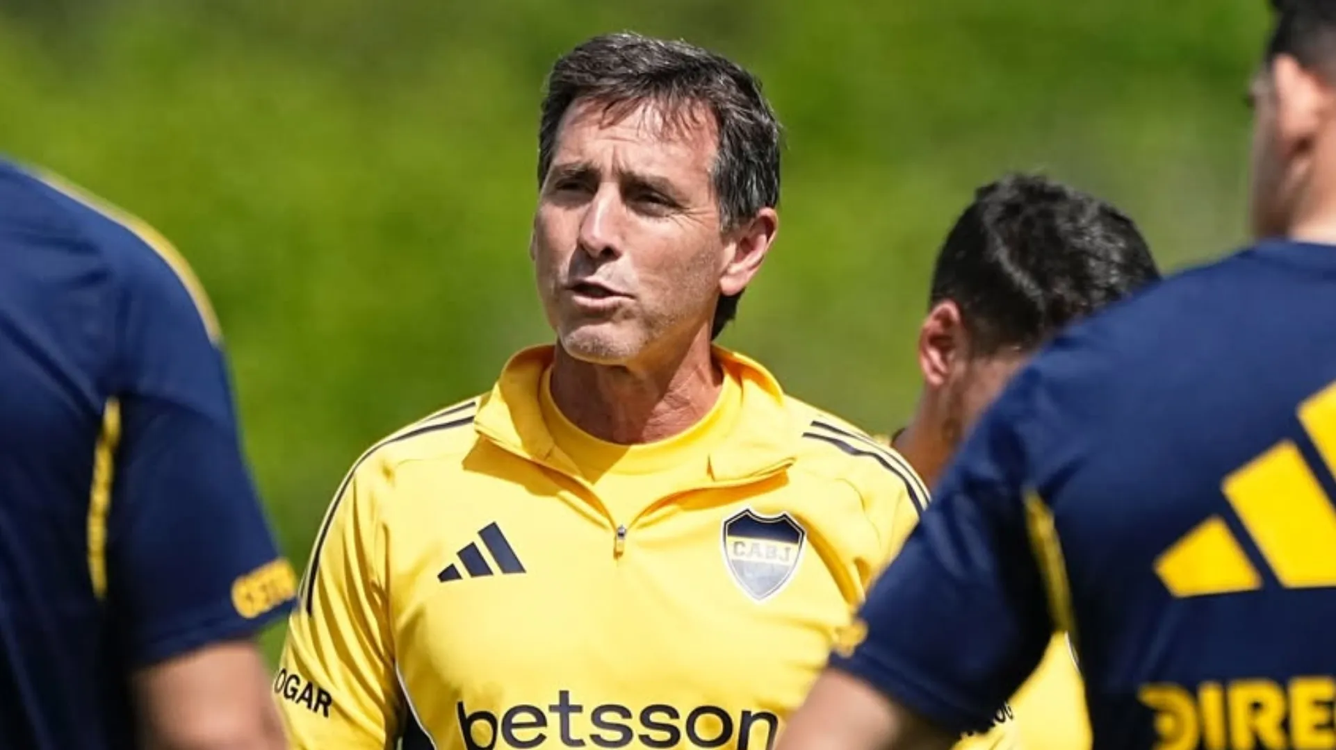 Úbeda está bajo la lupa y debe ganar para seguir en Boca.