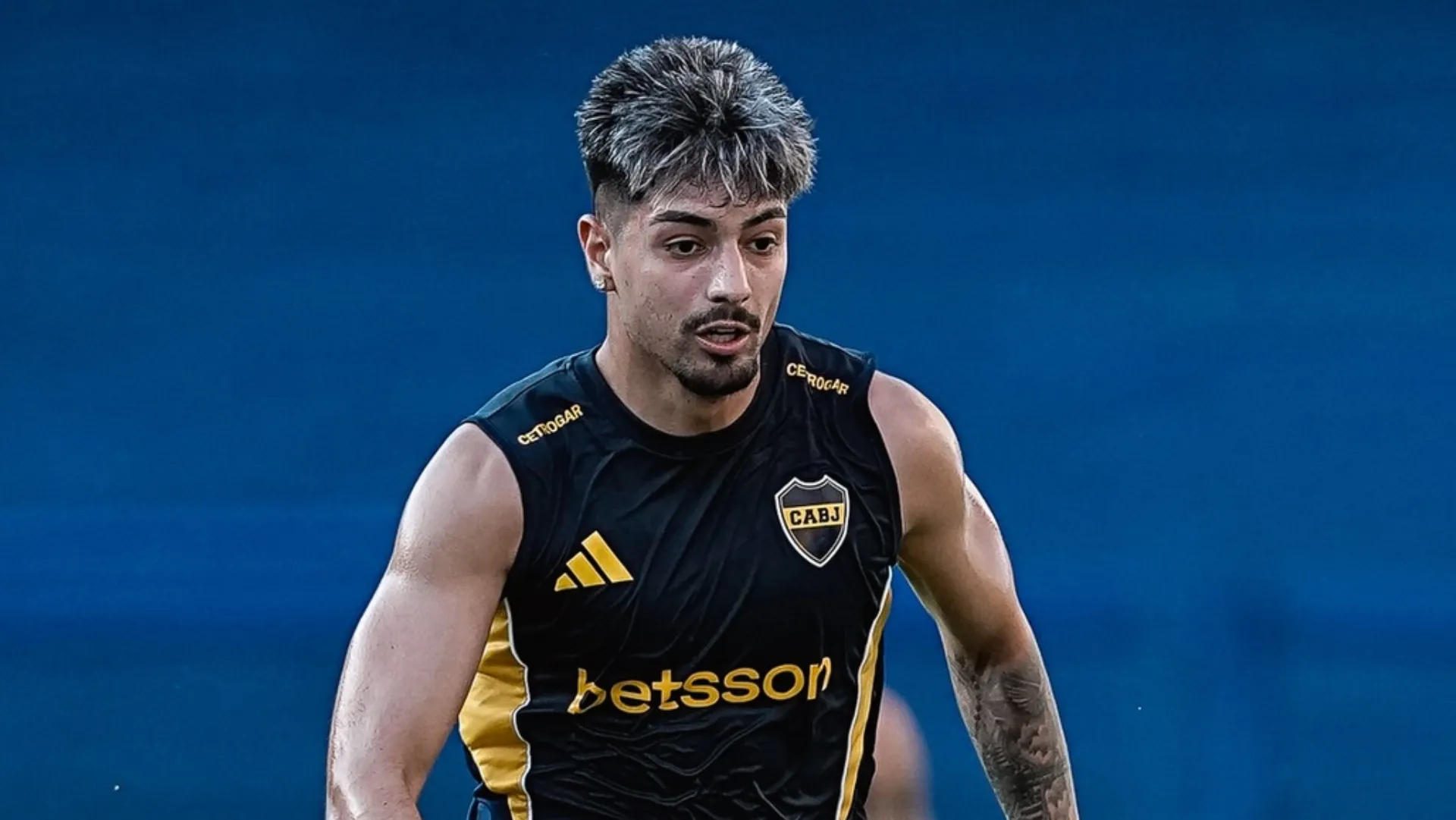 El rendimiento de Alarcón no convenció en La Bombonera.