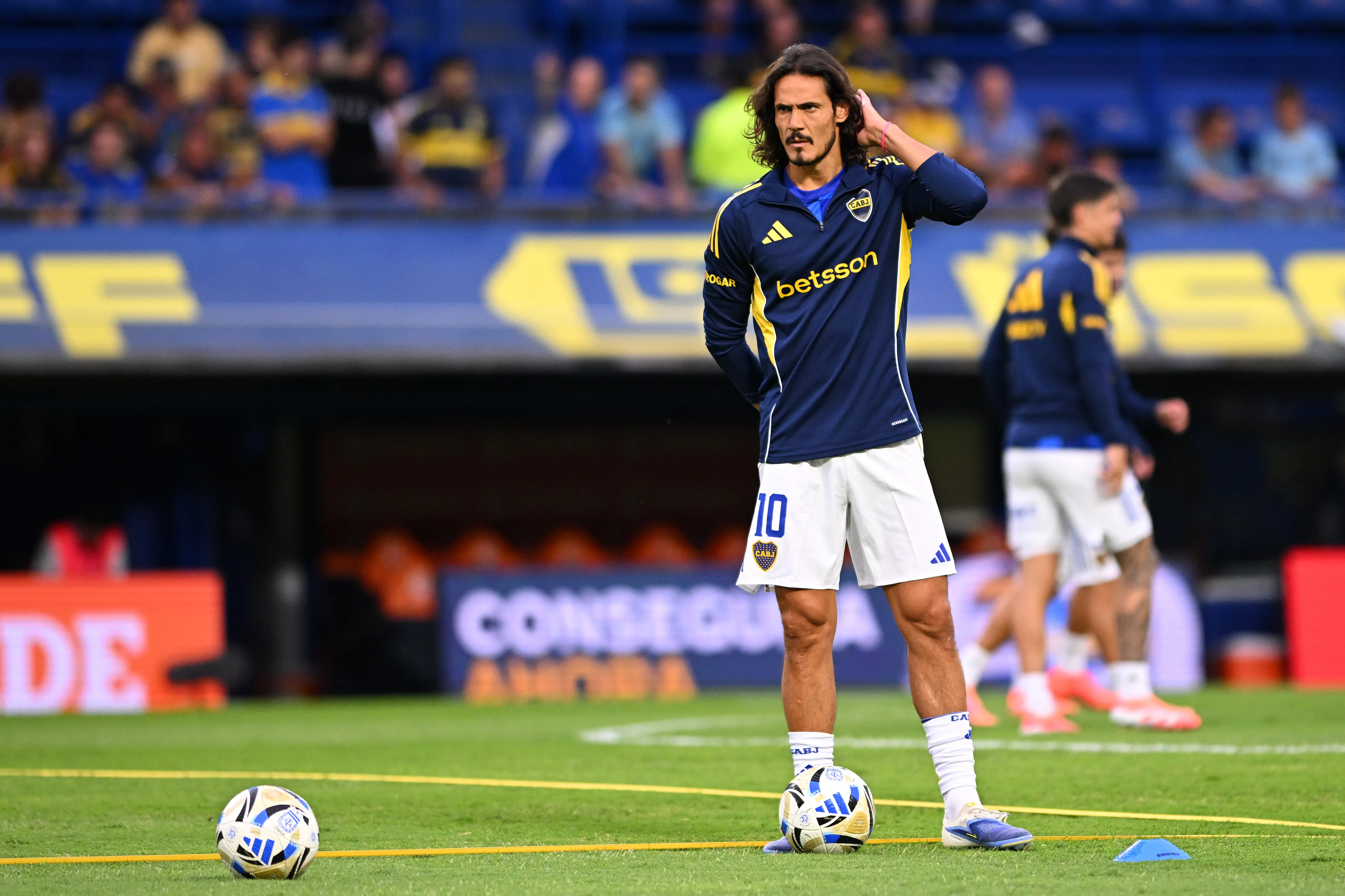 Cavani volvió a jugar en Boca tras su lesión en la espalda. (Getty Images)