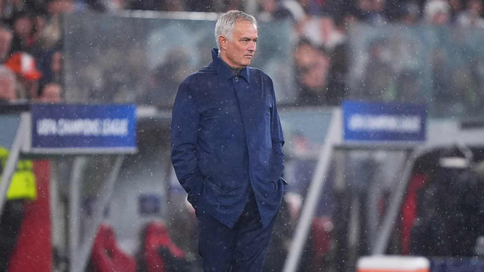 Mou actualmente dirige al Benfica. (Getty)