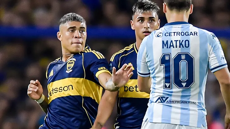 Ayrton Costa se quejó del arbitraje.