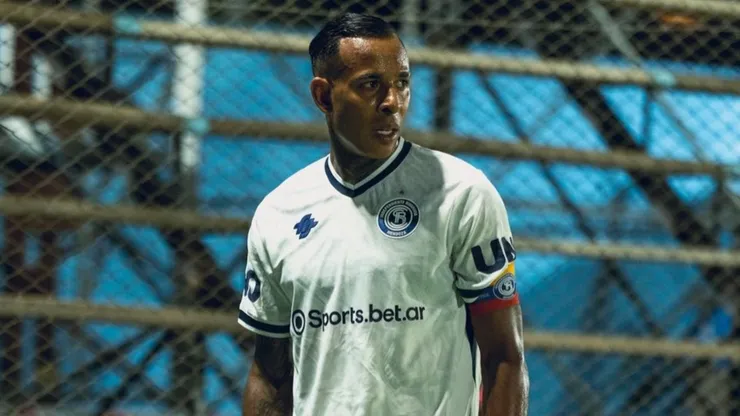 Villa se ofreció a jugar en Boca y en River.