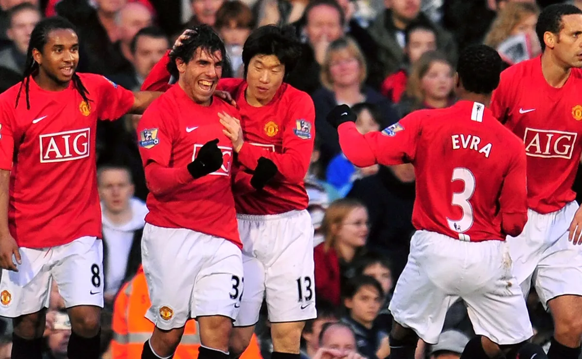 Inesperada visita: fueron compañeros de Tevez en el Manchester United y pasaron por La Bombonera