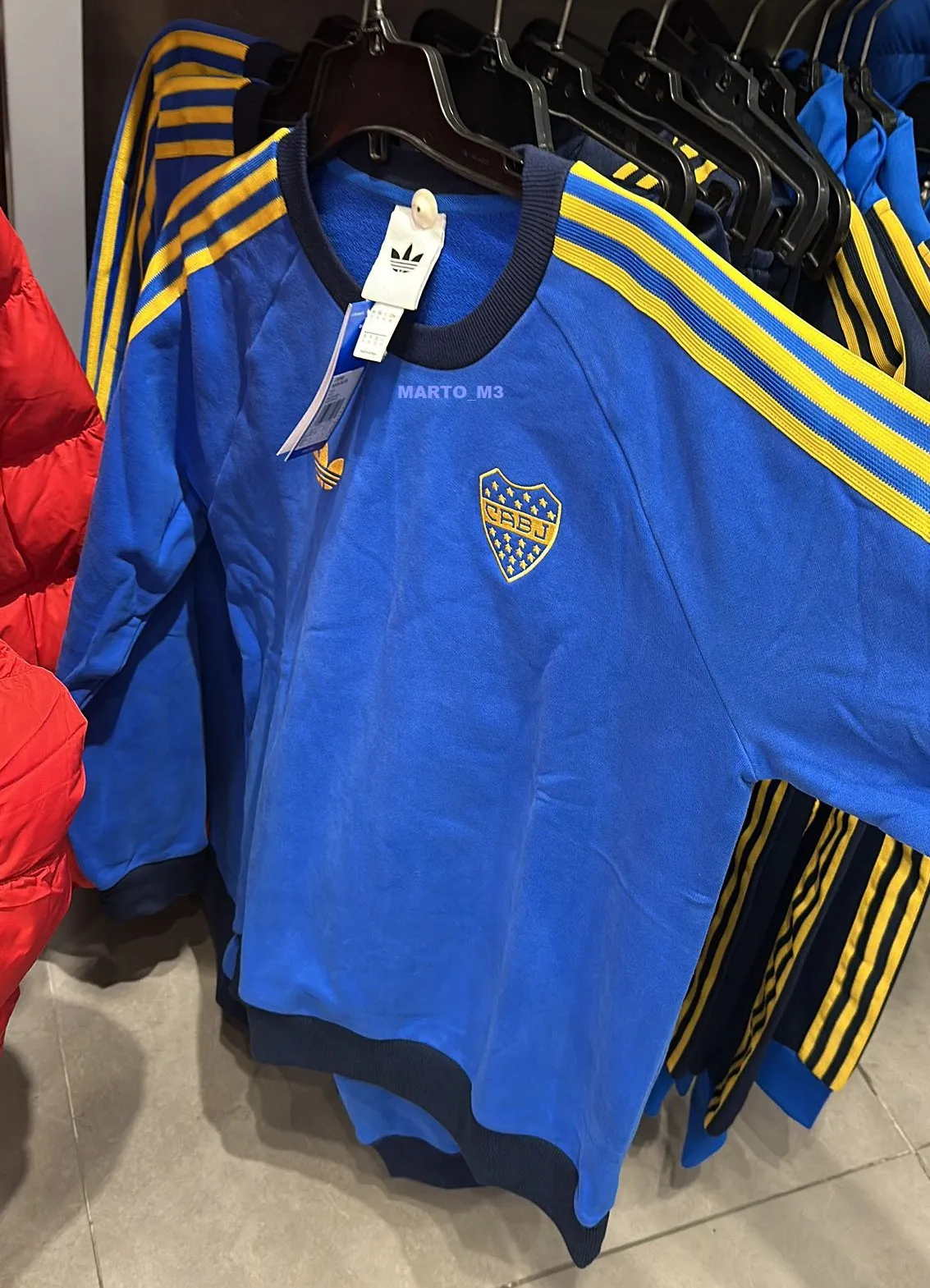 El buzo retro que lanzará Adidas este lunes. (@marto_m3)