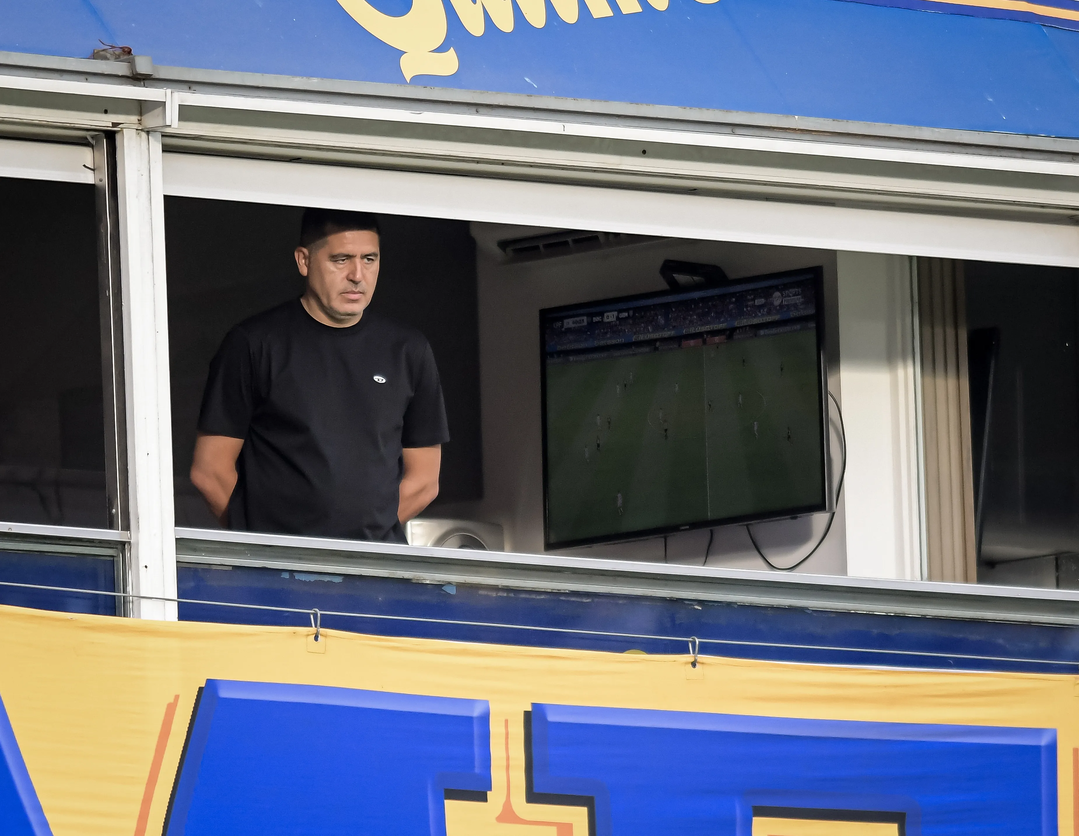 Riquelme en su palco, preocupado por el presente futbolístico de Boca. Foto: Getty.