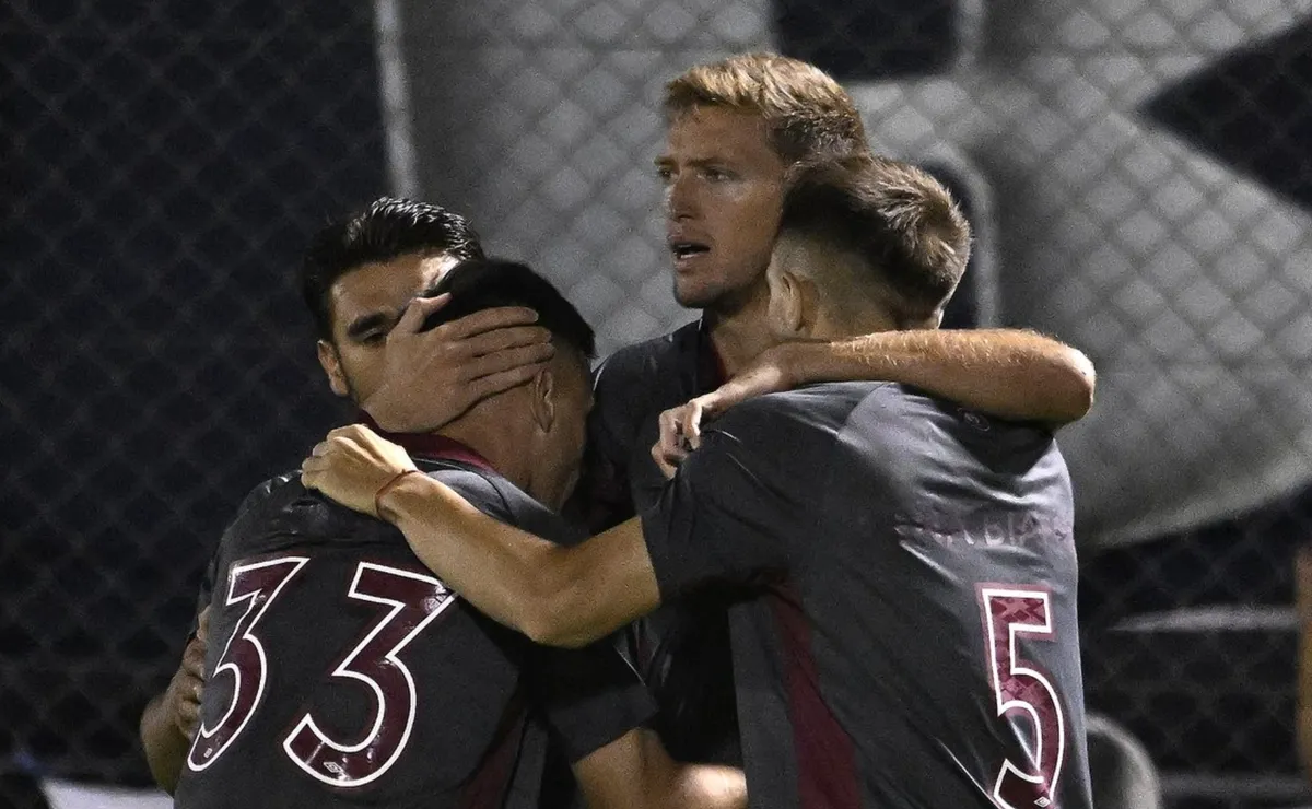 Sorpresa total: a horas de su duelo ante Boca, Lanús vendió a una de las figuras del equipo