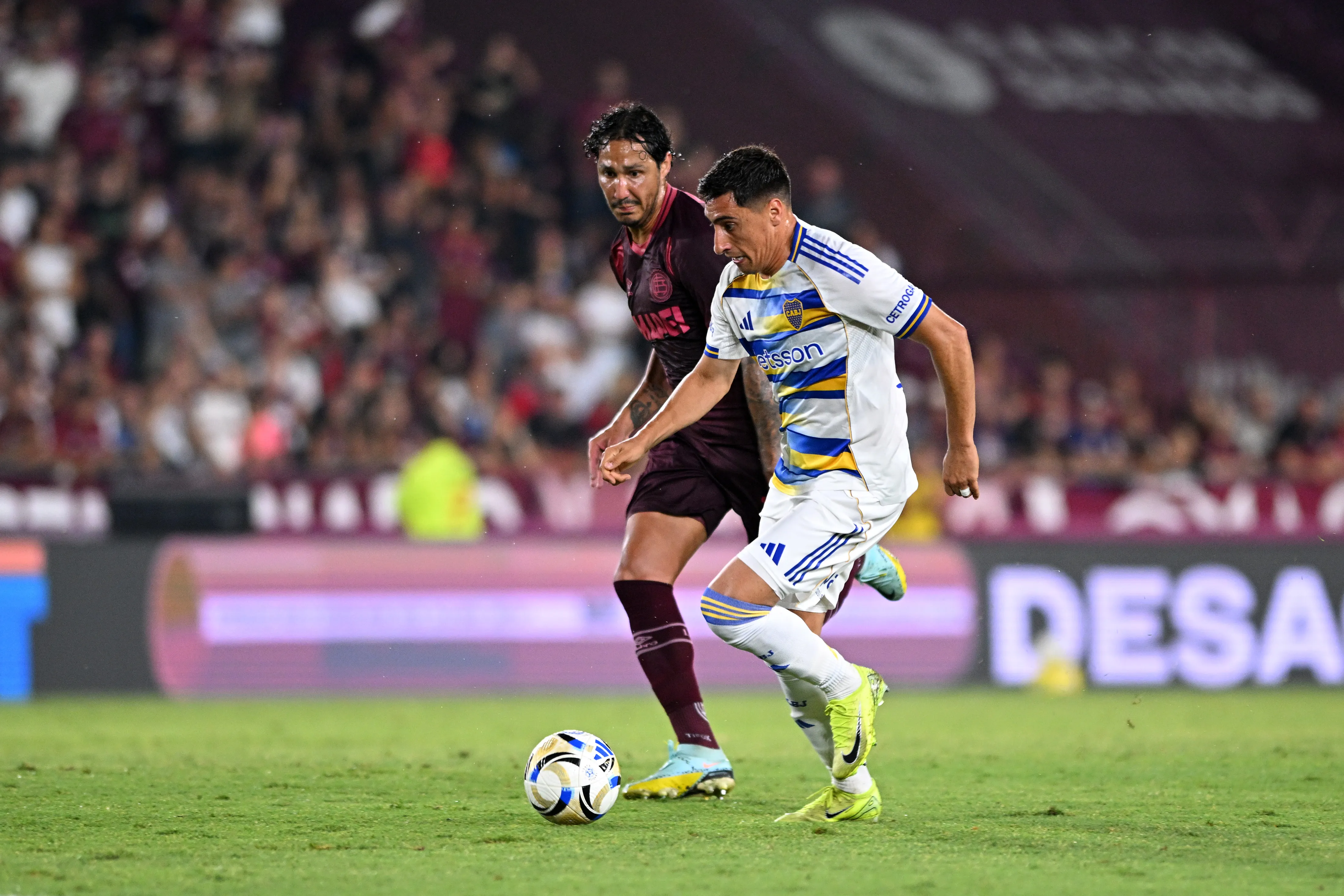 Merentiel marcó un doblete vs. Lanús. (Getty Images)