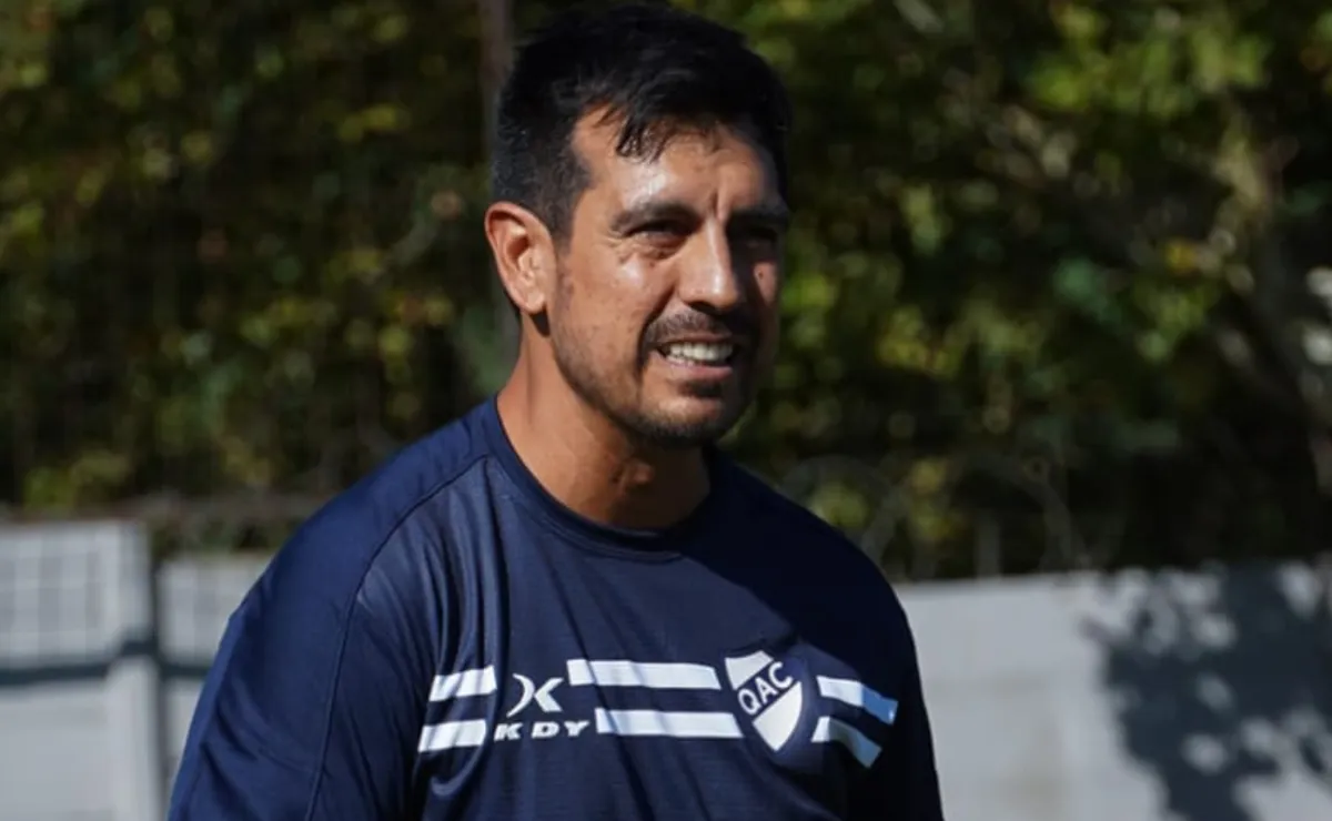 Gracián tiene nuevo trabajo como DT y puso en su cuerpo técnico a alguien que trabajó con él en Boca